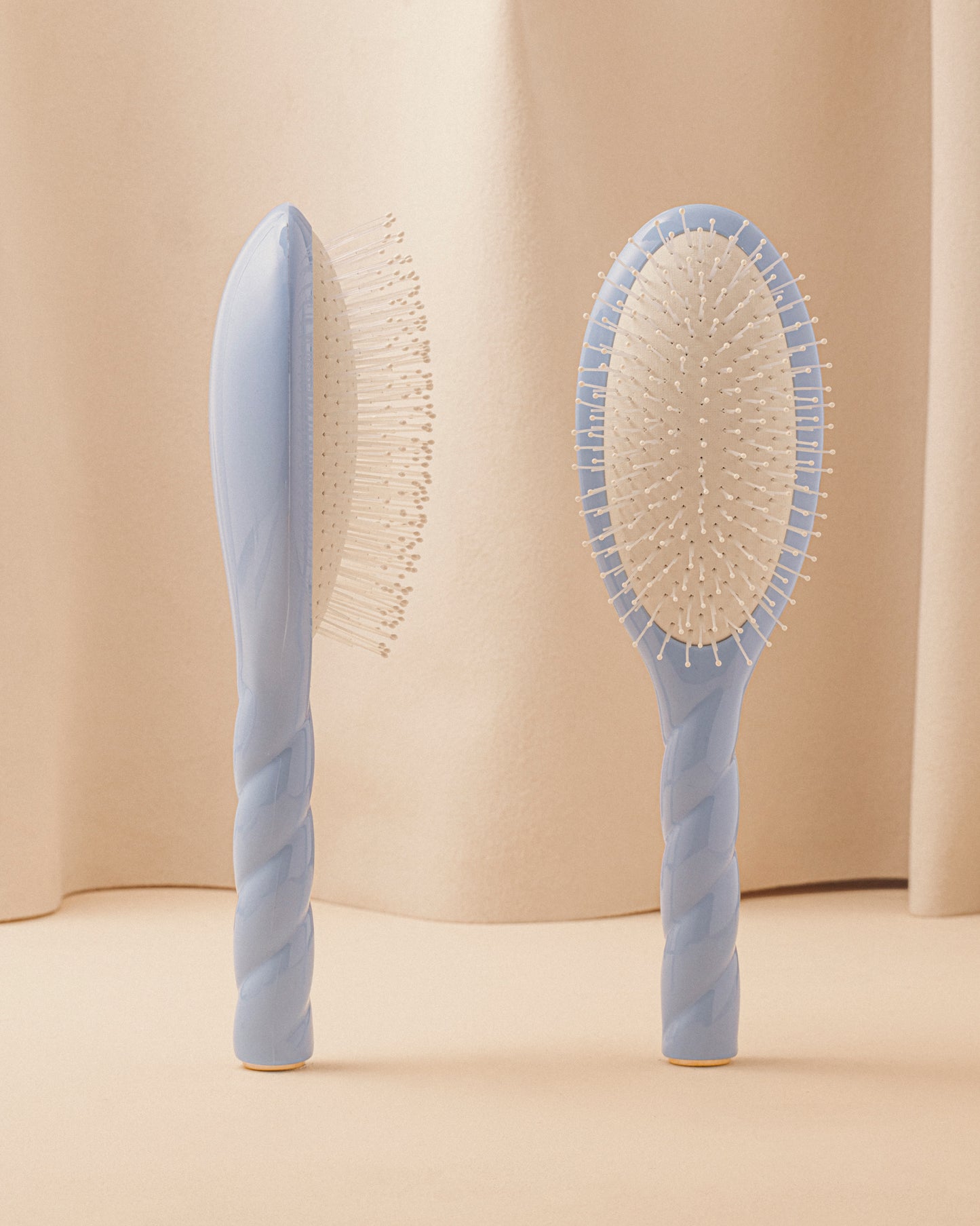 N.04 La Brosse Démêlante & Massante La Miracle Bleu Ciel