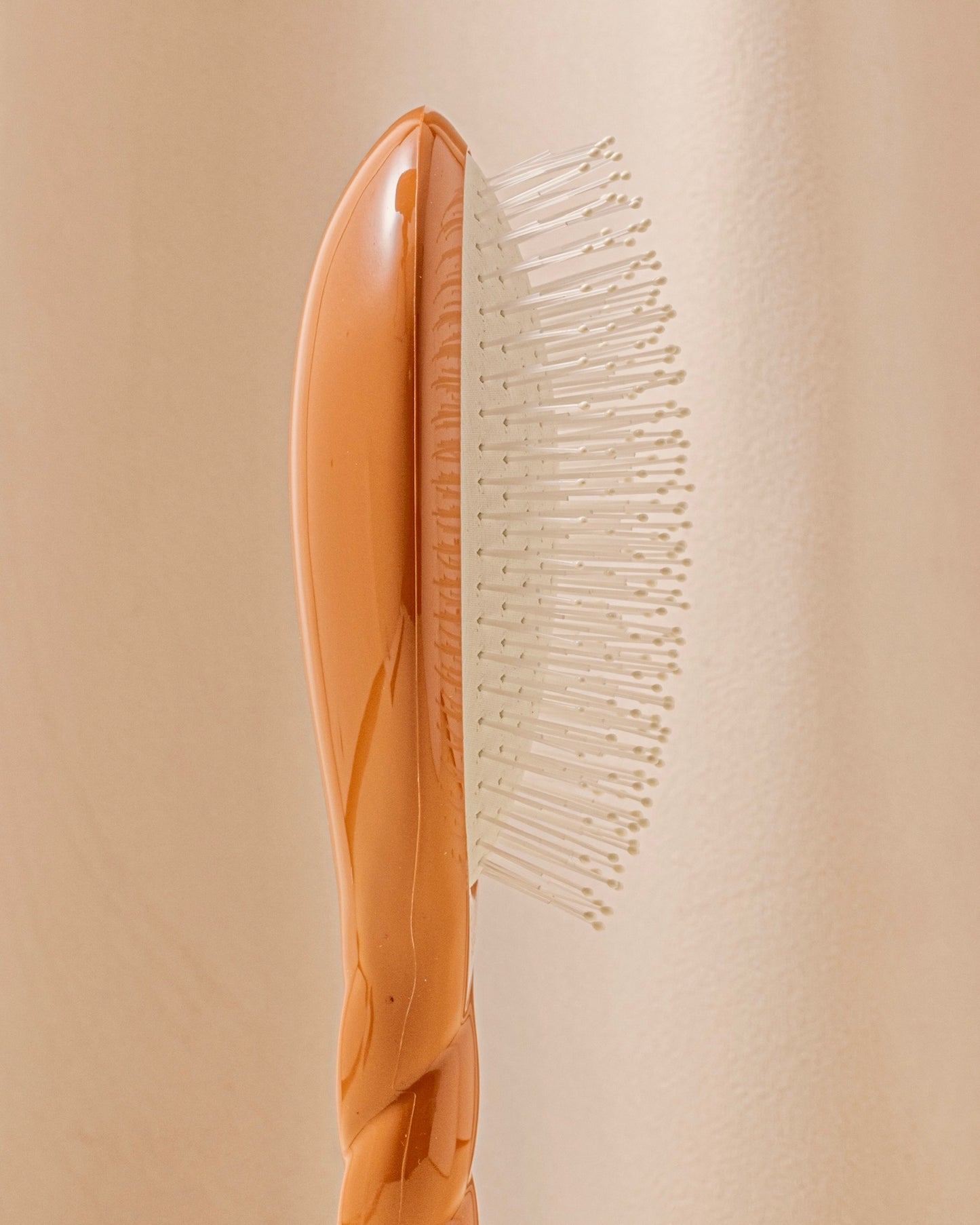 N.04 The Massaging Detangling Hair Brush THE MIRACLE Terracotta