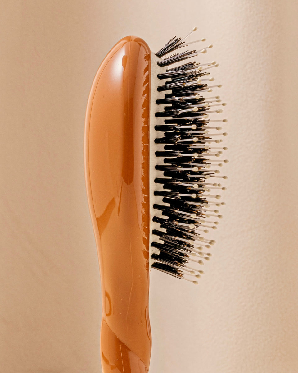 N.03 The Small Gentle Scalp Care Hair Brush The Essential Softness Terracotta