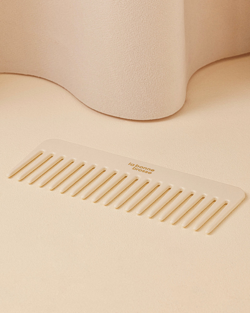 The Large Detangling Comb in Acetate Creamy White