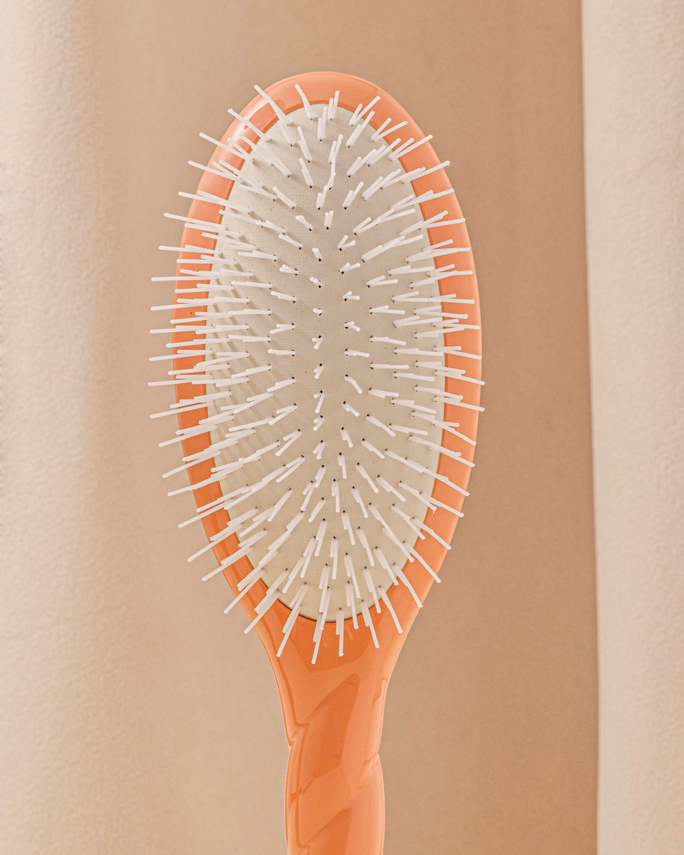 N.07 La Brosse Démêlante & Stimulante l'Intense Corail