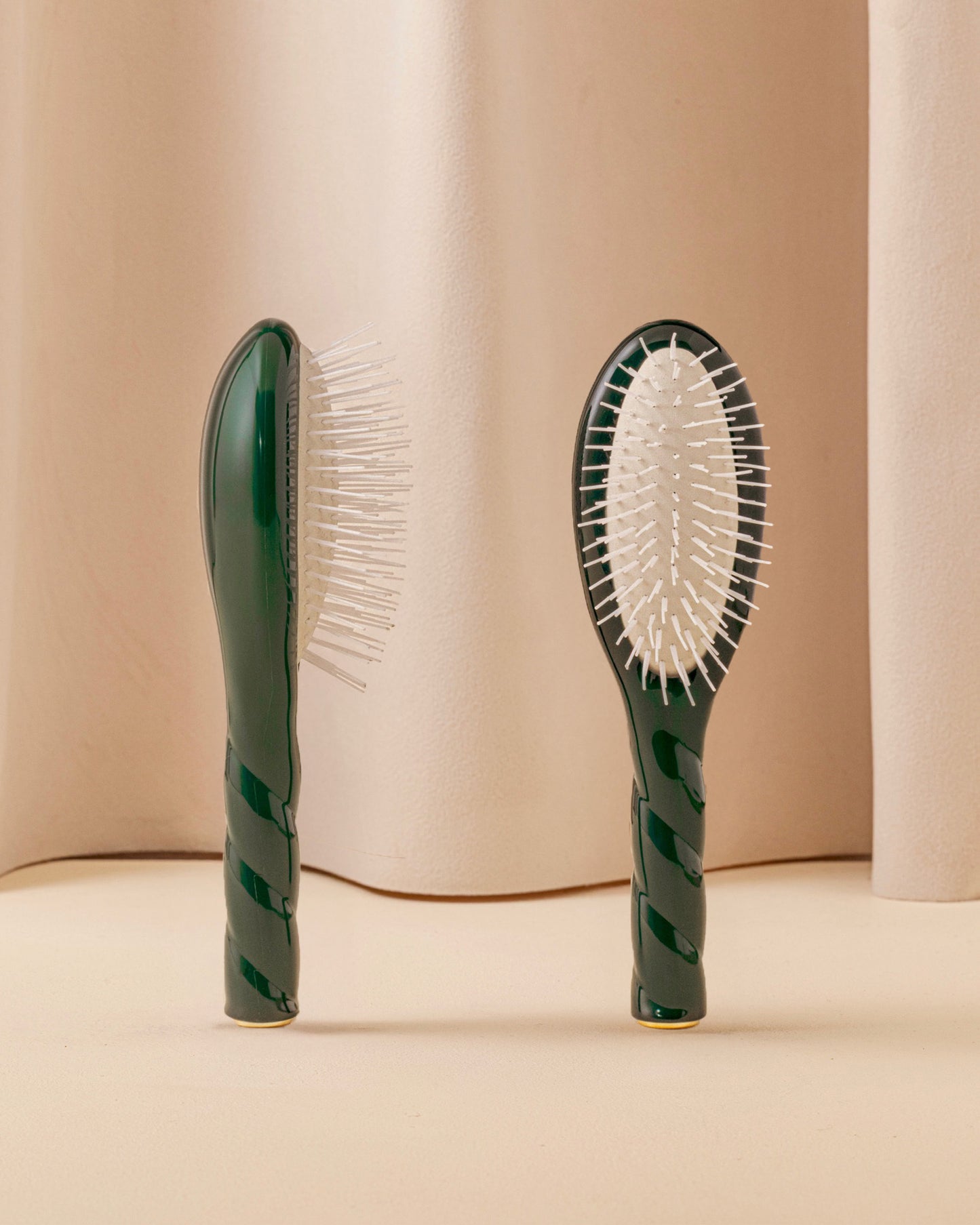 N.07 La Petite Brosse Démêlante & Stimulante l'Intense Vert Emeraude