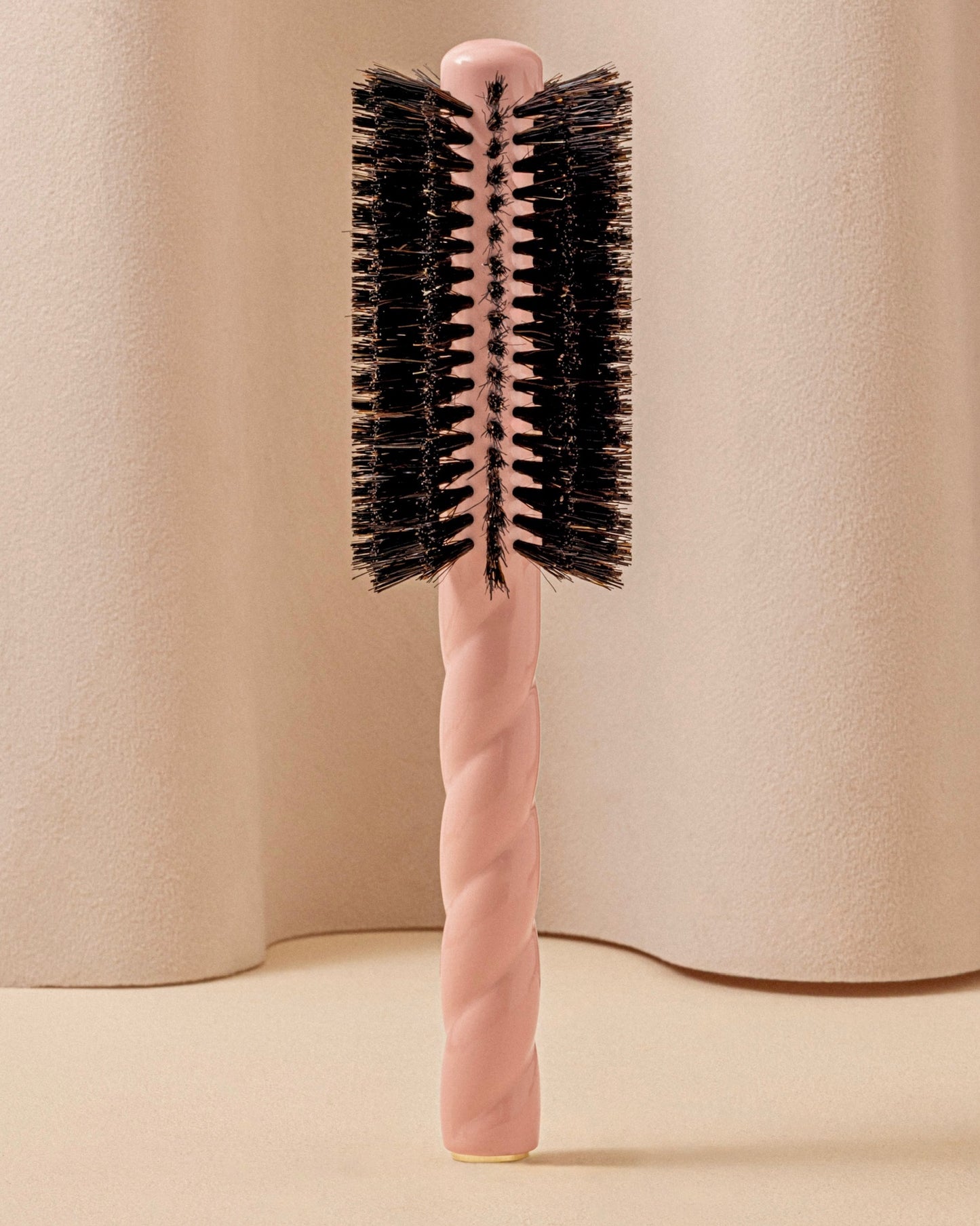 Volume Duo: The N.08 Powder Pink Brush & the Leave-in Beauty Cream