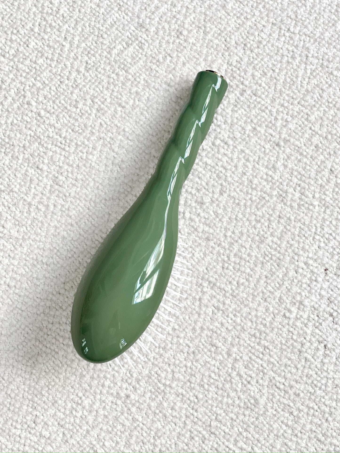 N.07 La Petite Brosse Démêlante & Stimulante l'Intense Vert Amande