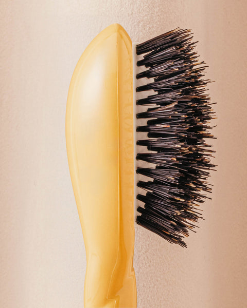 N.01 La Micro Brosse Brillance & Soin l’Universelle Jaune Safran - Image 3