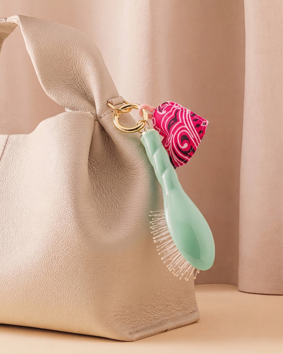 Call It By Your Name x La Bonne Brosse Duo : Micro Brush N.04 Lagoon Blue and its Charm