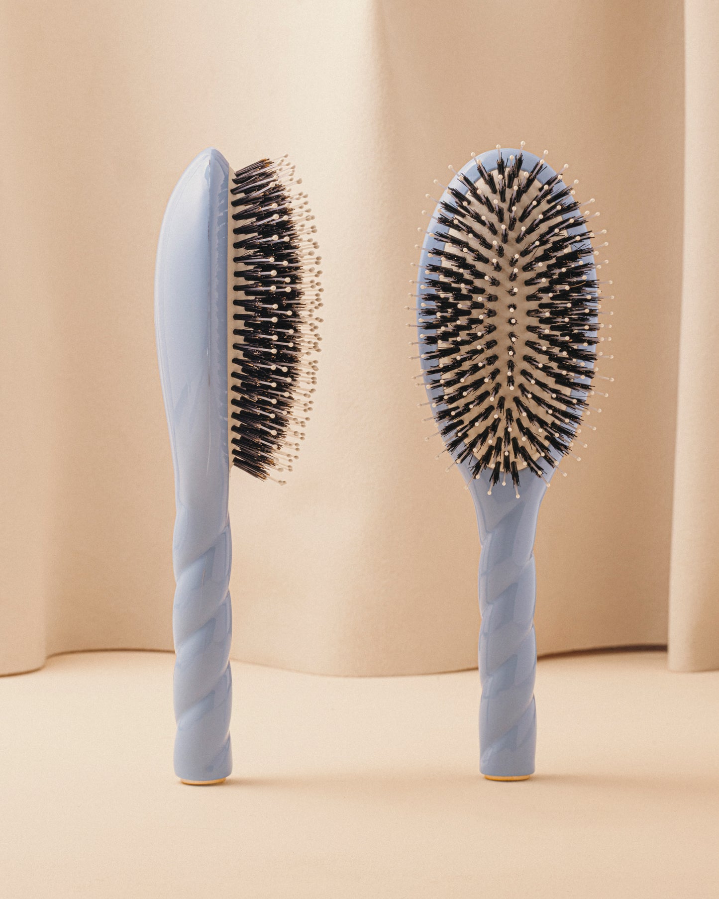 N.03 La Brosse Cuir Chevelu Sensible l'Indispensable Douceur Bleu Ciel