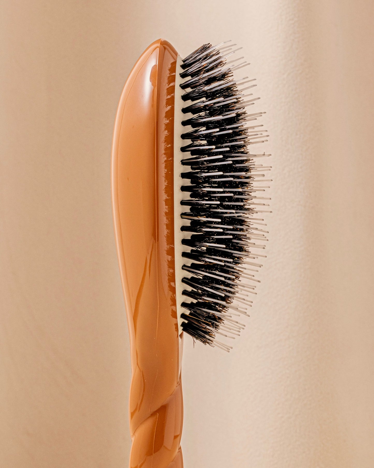 N.02 La Brosse Démêlante & Soin l'Indispensable Terracotta