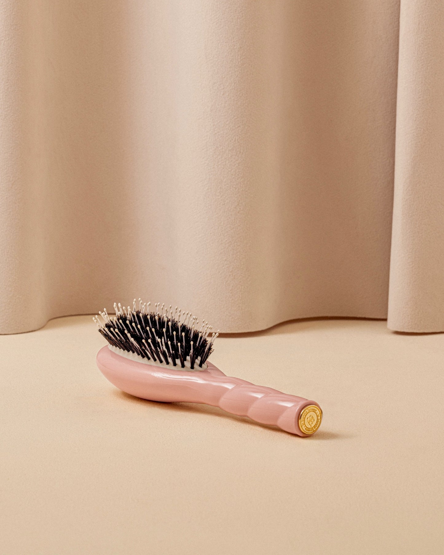 Edition limitée Octobre Rose N.03 La Petite Brosse Cuir Chevelu Sensible l'Indispensable Douceur