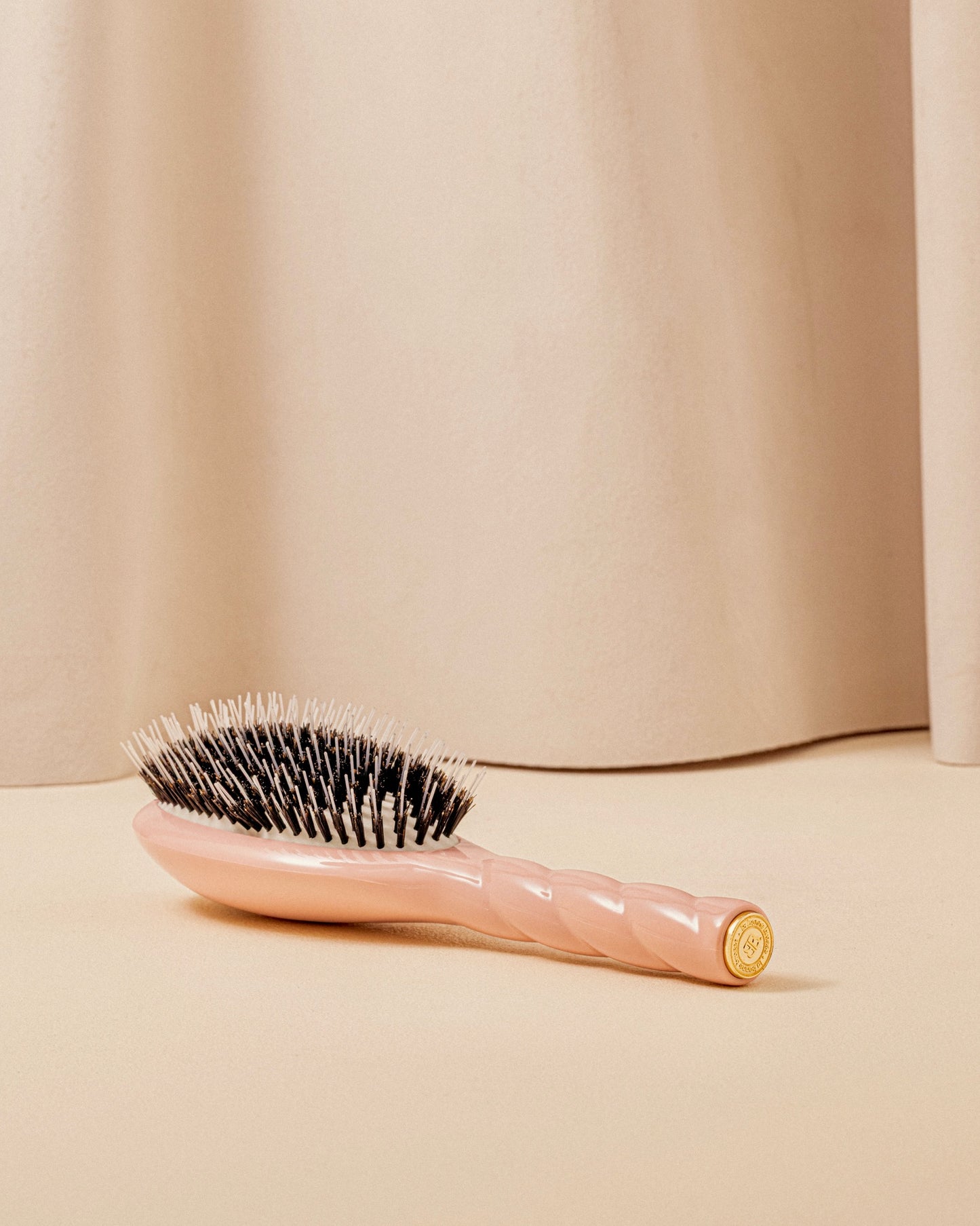Edition limitée Octobre Rose N.02 La Brosse Démêlante & Soin l'Indispensable