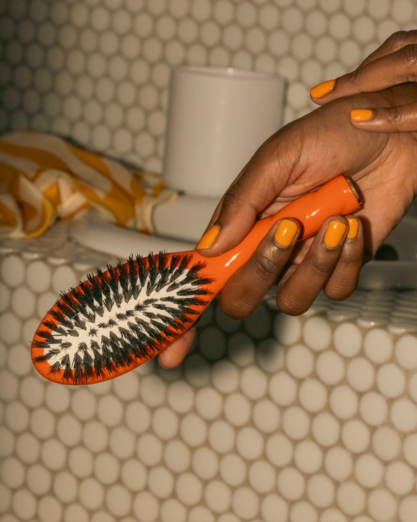 Limited Edition N.01 The Little Shine &amp; Care Brush l'Universelle Orange Seventies