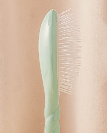 Limited Edition N.07 The Detangling & Stimulating Hairbrush The Intense Lagoon Blue - Image 3