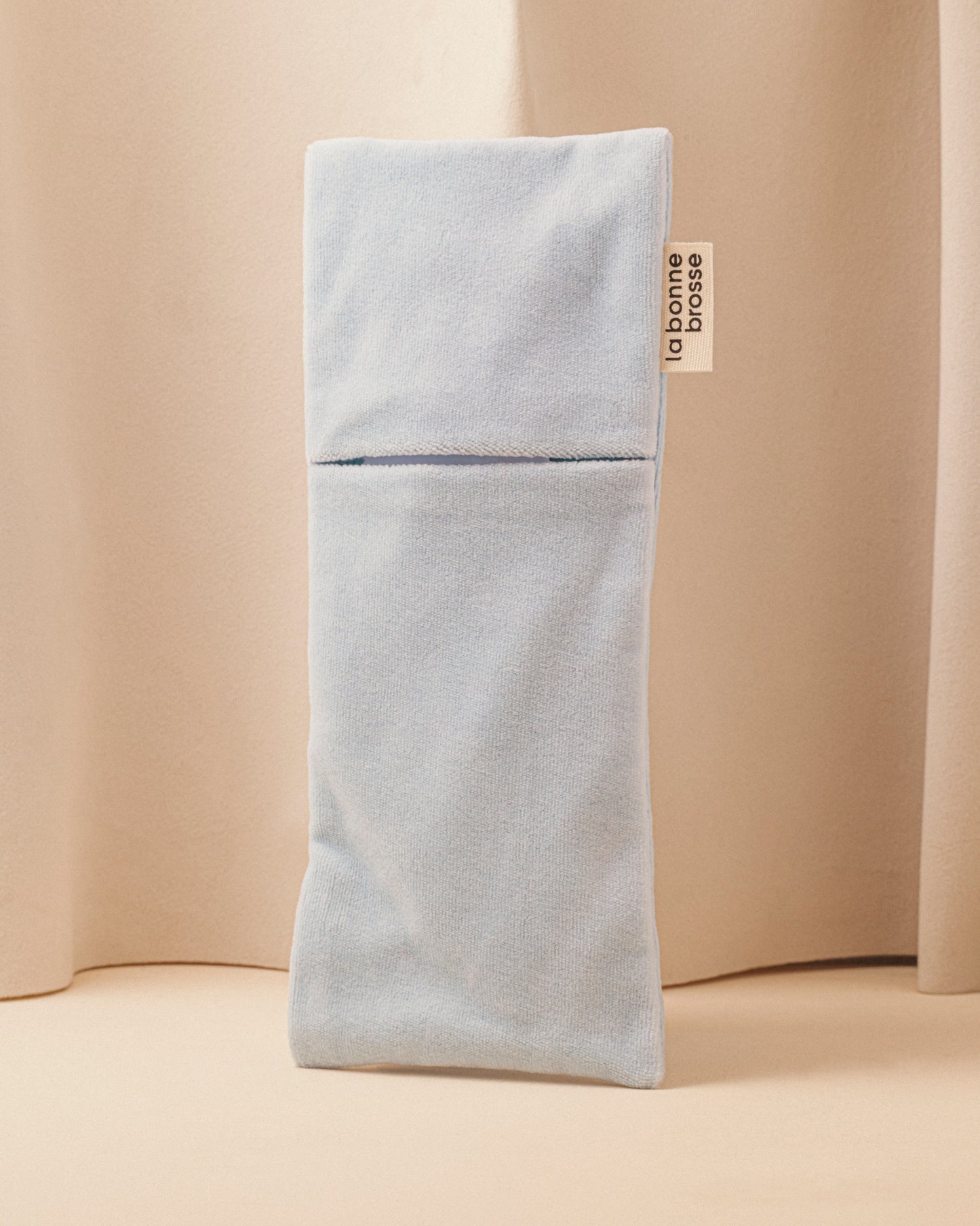 Die Tasche „Große Bürste“ Himmelblau