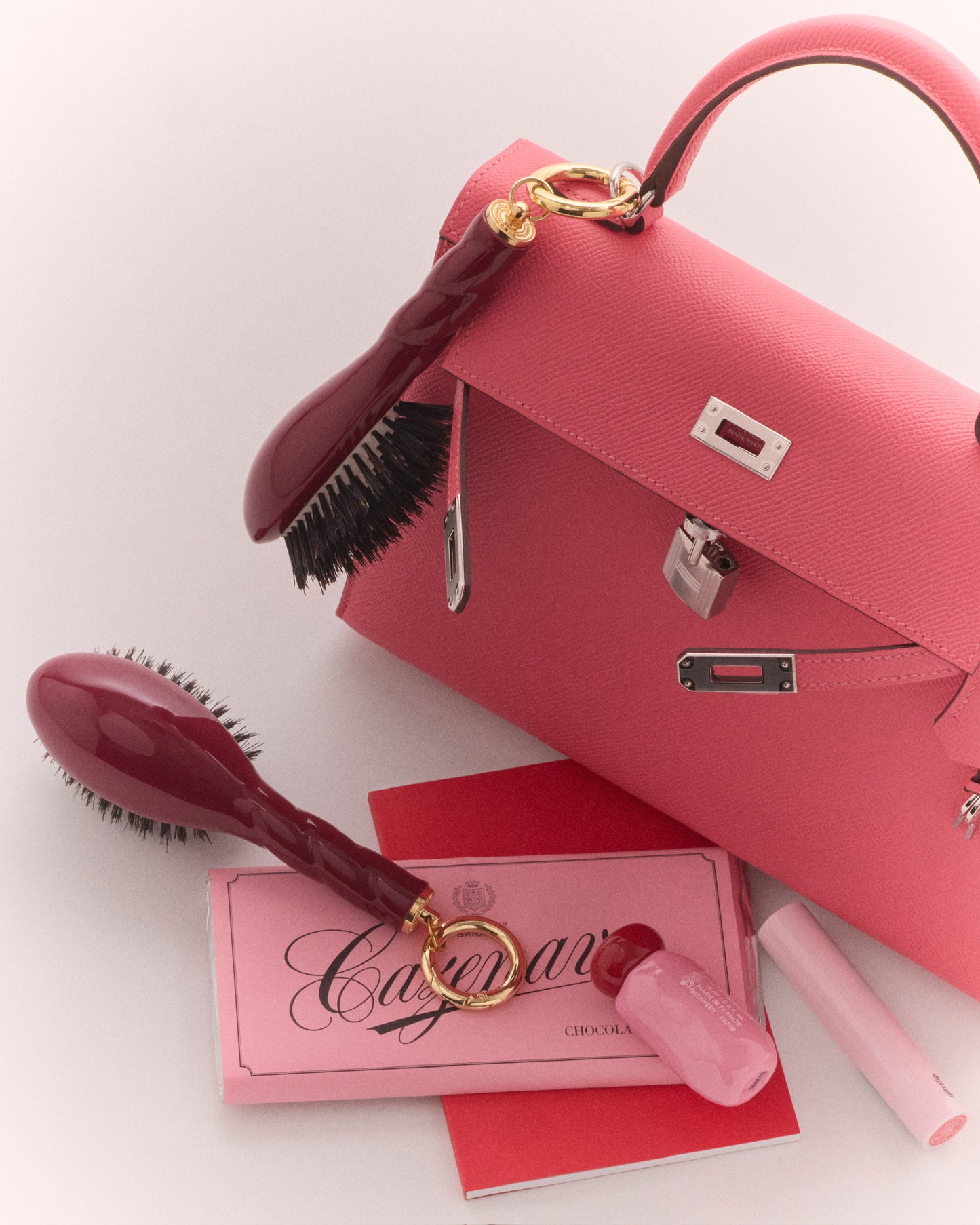 N.04 La Micro Brosse Démêlante & Massante La Miracle Rouge Cerise