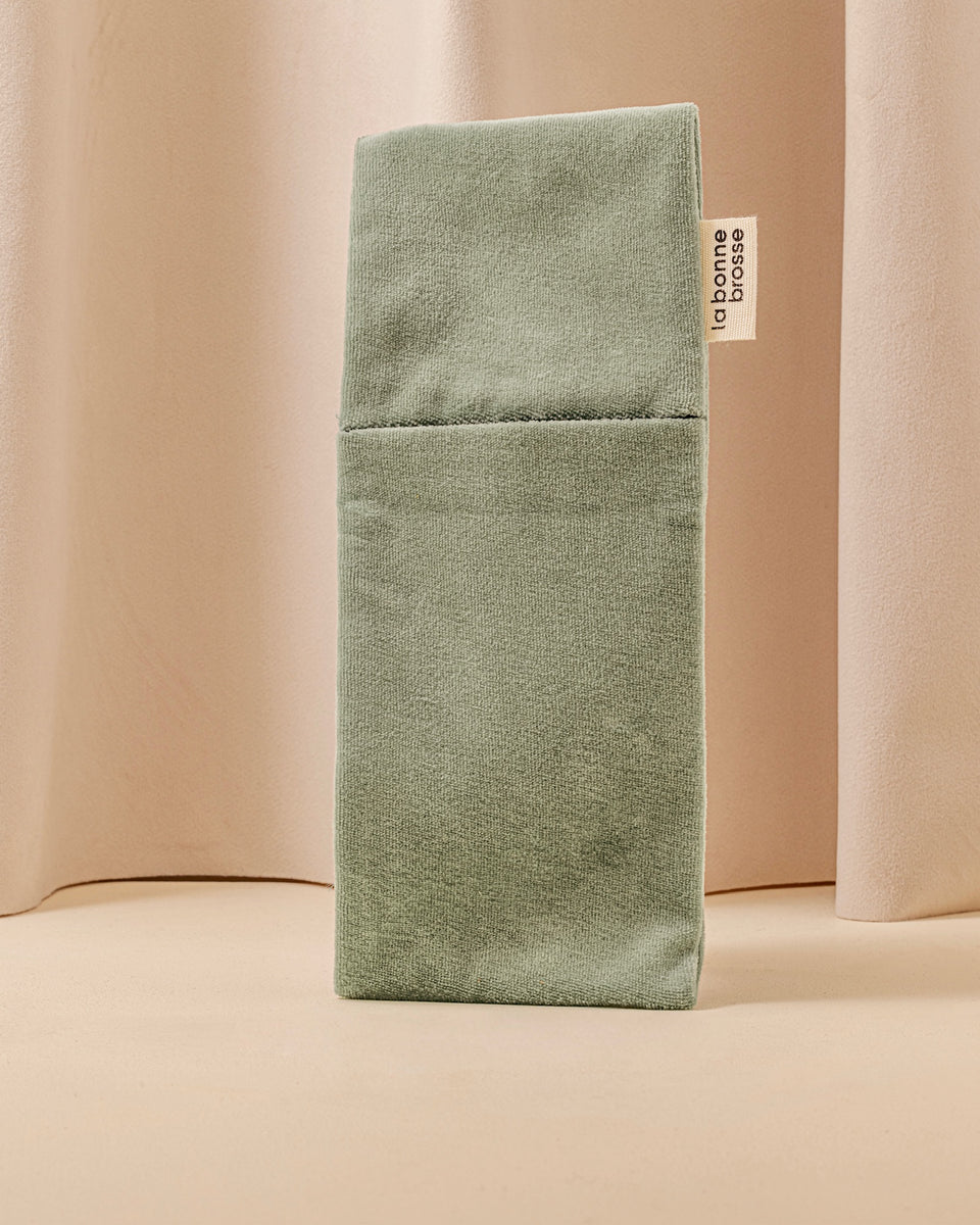 La Pochette "Grande Brosse" Vert Amande