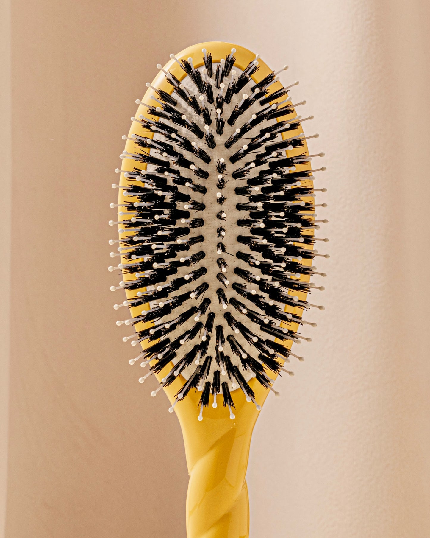 N.03 The Gentle Scalp Care Hair Brush THE ESSENTIAL SOFTNESS Saffron Yellow