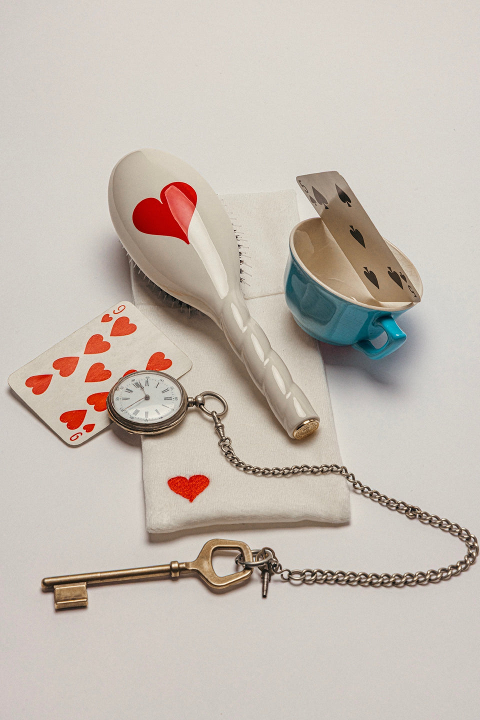 Limited Edition Queen of Hearts N.02 The Detangling & Care Brush The Essential