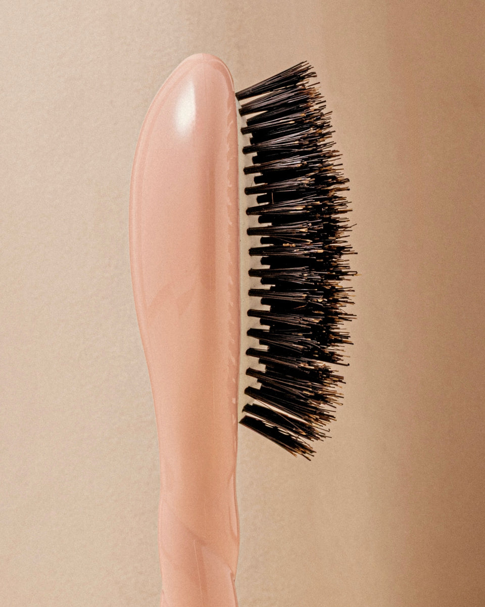 Edition limitée Octobre Rose N.01 La Petite Brosse Brillance & Soin l'Universelle