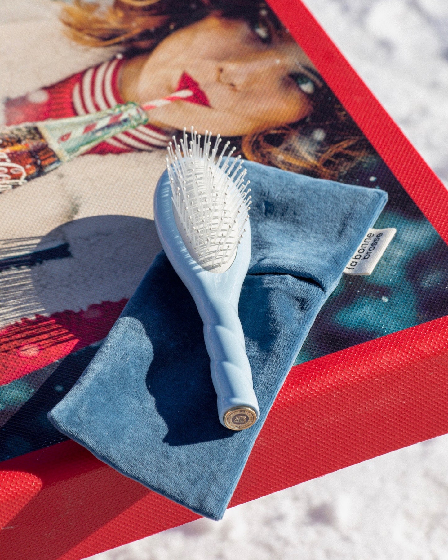 N.04 La Petite Brosse Démêlante & Massante La Miracle Bleu Ciel