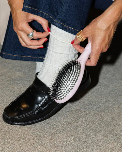 N.02 The Care & Detangling Hair Brush THE ESSENTIAL Pink - Image 2