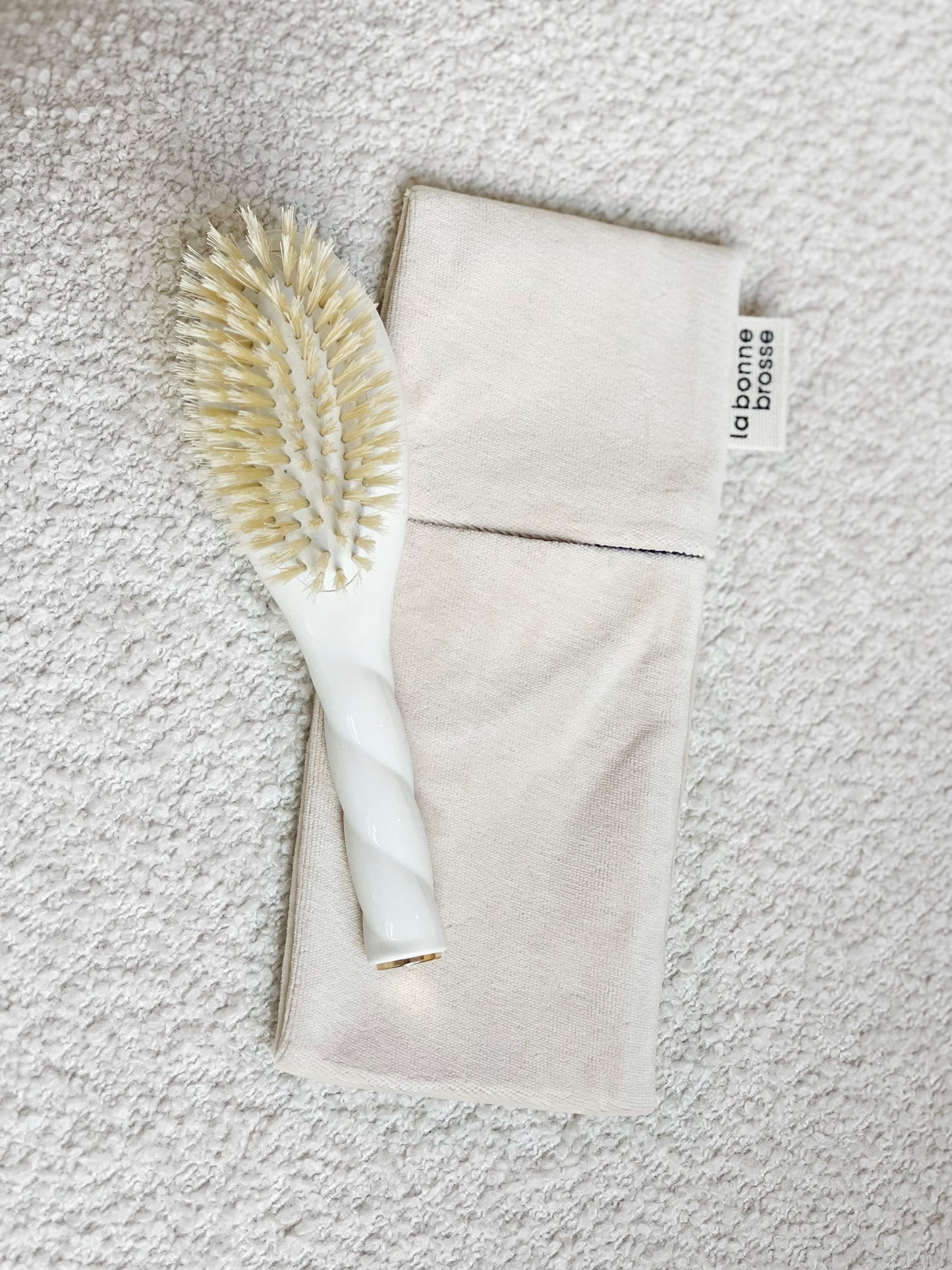 N.06 La brosse bébé MA PREMIÈRE BROSSE Blanc Crème