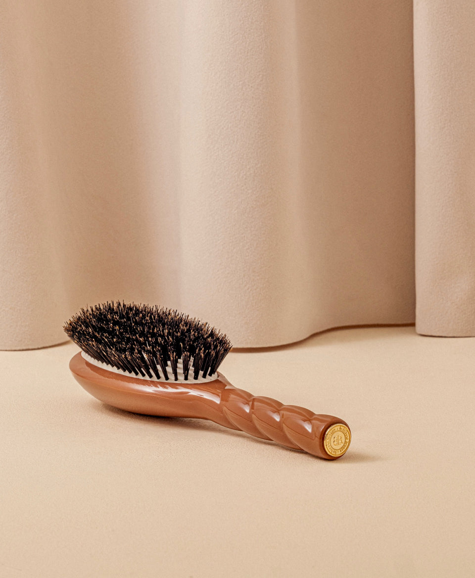 N.01 The Shine & Care Hair Brush The Universal Terracotta