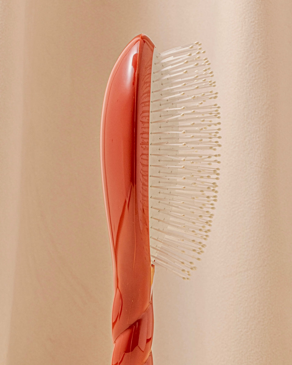 N.04 The Massaging Detangling Hair Brush The Miracle Clay Court