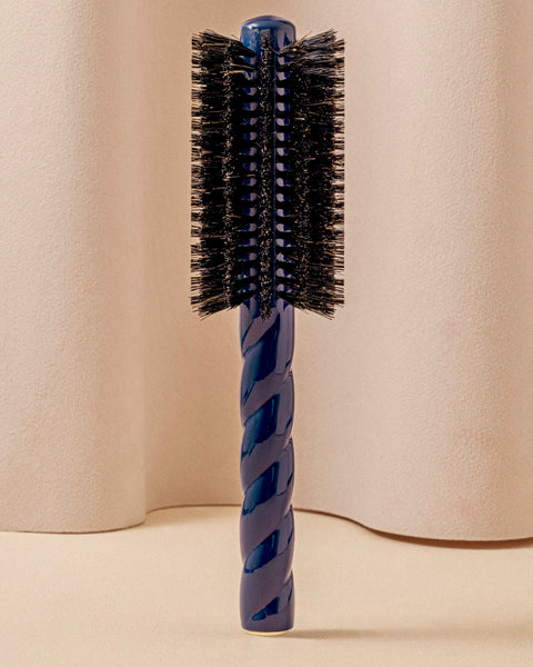 N.08 The Round Brush Length & Movement Blueberry Blue - Image 3