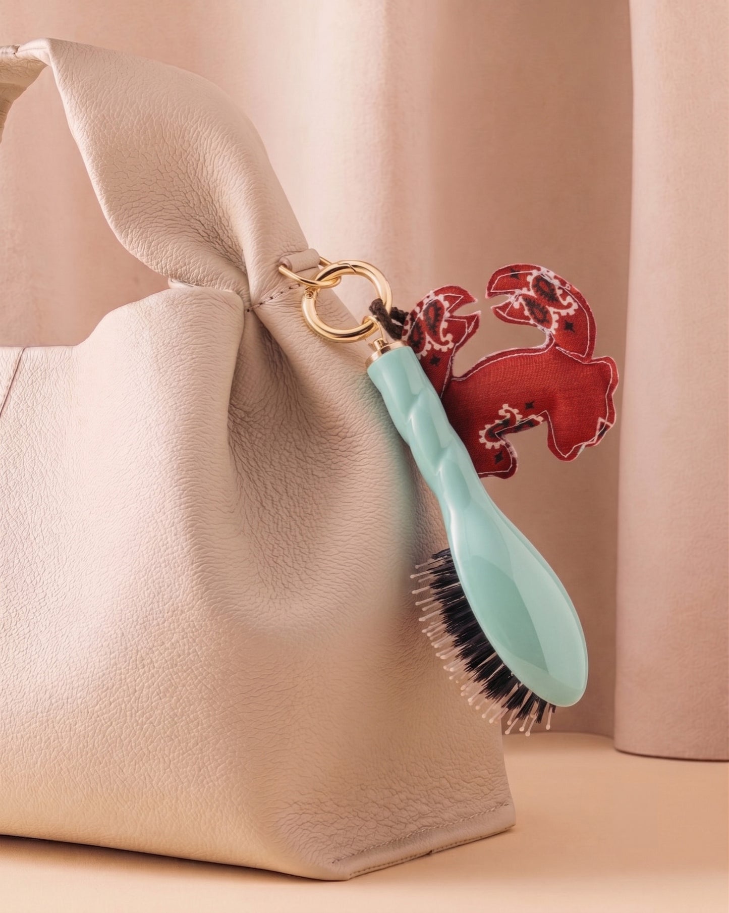Call It By Your Name x La Bonne Brosse Duo : Micro Brush N.03 Lagoon Blue and its Charm