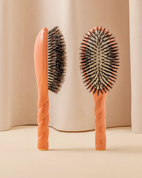 N.01 The Shine & Care Hair Brush THE UNIVERSAL Coral - Image 1