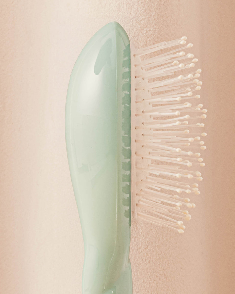 Limited Edition Lagoon Blue N.04 The Detangling & Massaging Micro Brush The Miracle