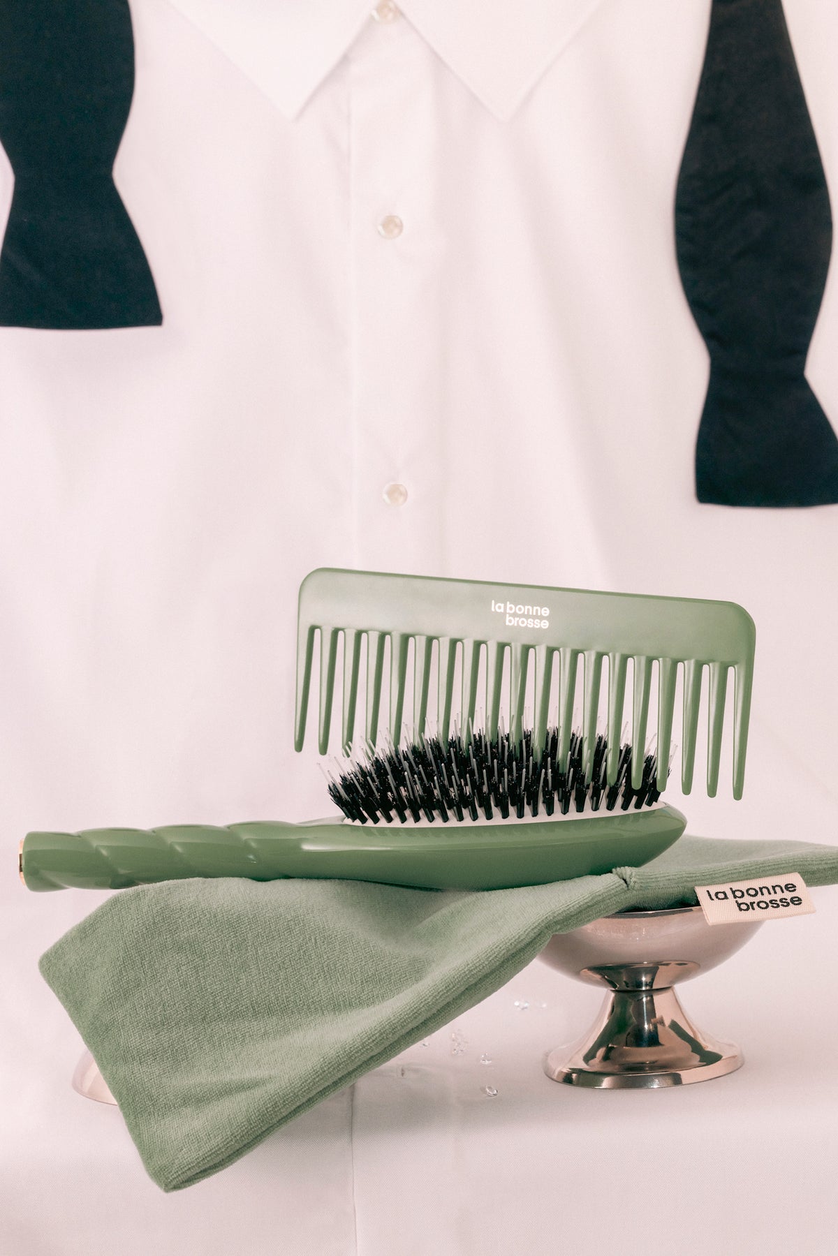 Trio: La Bonne Brosse, il suo Pettine e la sua Pochette verde mandorla
