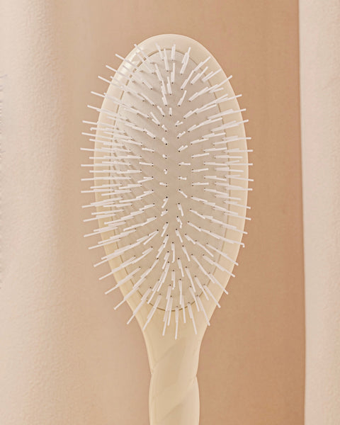N.07 The Stimulating & Detangling Hair Brush THE INTENSE Cream White - Image 3