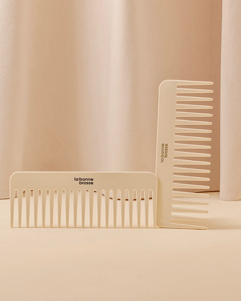 The Large Detangling Comb in Acetate Creamy White - Image 1