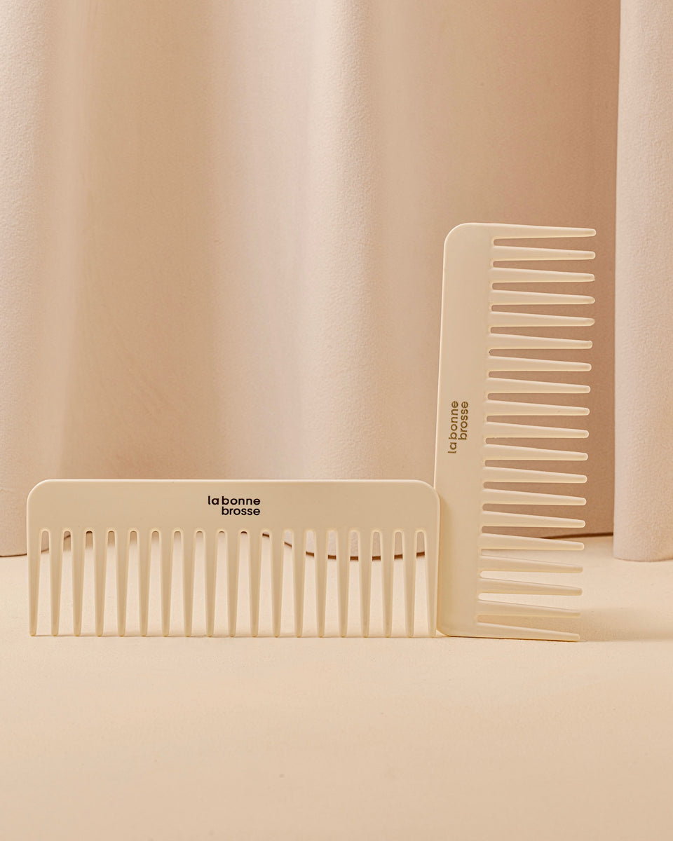 The Large Detangling Comb in Acetate Creamy White