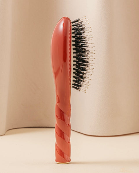 N.03 The Small Gentle Scalp Care Hair Brush THE ESSENTIAL SOFTNESS Clay Court - Image 2