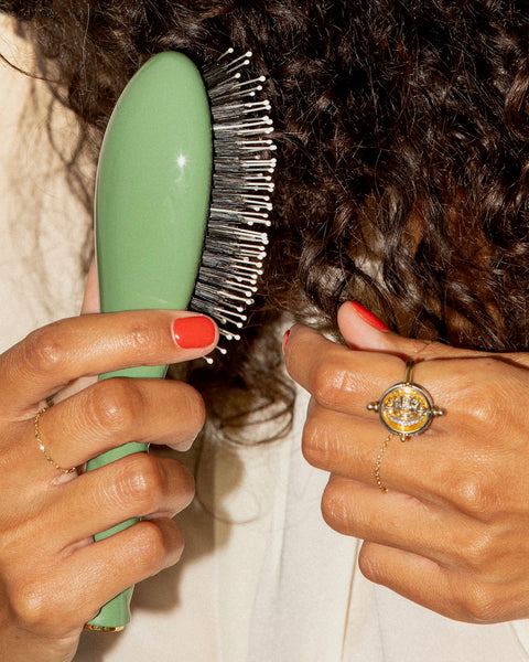 N.03 The Small Gentle Scalp Care Hair Brush THE ESSENTIAL SOFTNESS Almond Green - Image 2