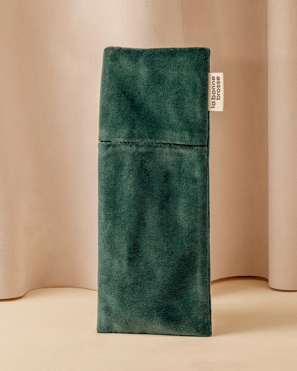'HairBrush’ Round Pouch Emerald Green 