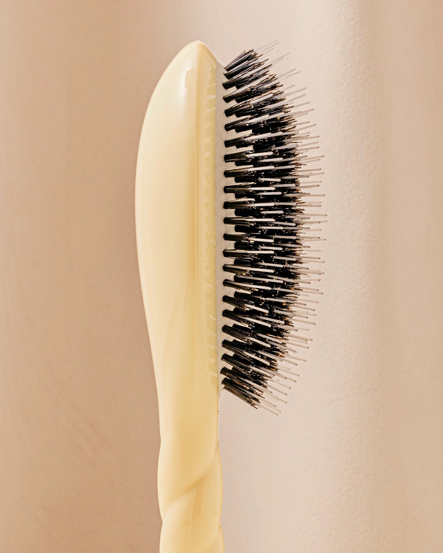 N.02 The Care & Detangling Hair Brush THE ESSENTIAL Ivory Cair