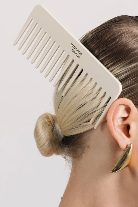 Le Peigne Large Démêlant en Acétate Blanc Crème - Image 2