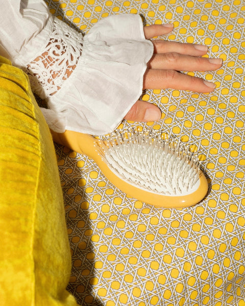 N.04 The Massaging Detangling Hair Brush THE MIRACLE Saffron Yellow - Image 2