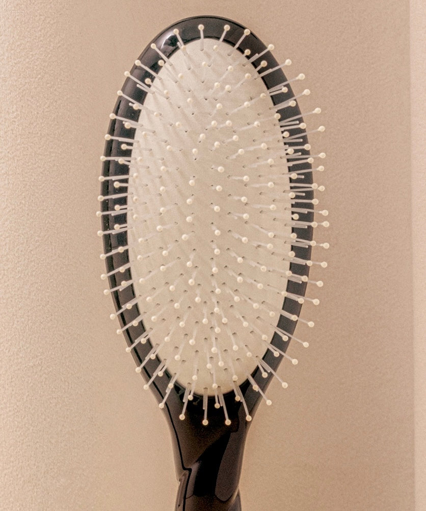 Black Edition N.04 The Massaging Detangling HairBrush The Miracle