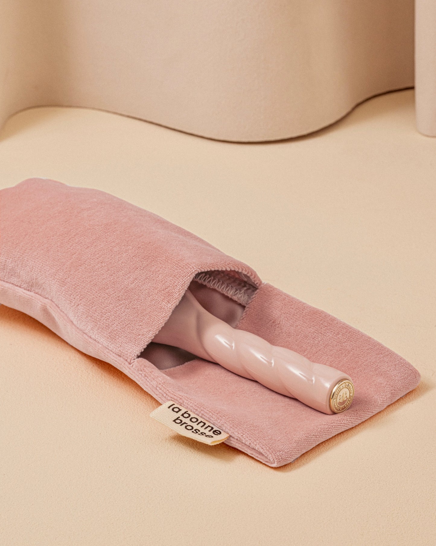 La Bonne Brosse  "Octobre Rose" Limited Edition N.03 The Essential Softness Sensitive Scalp Hairbrush