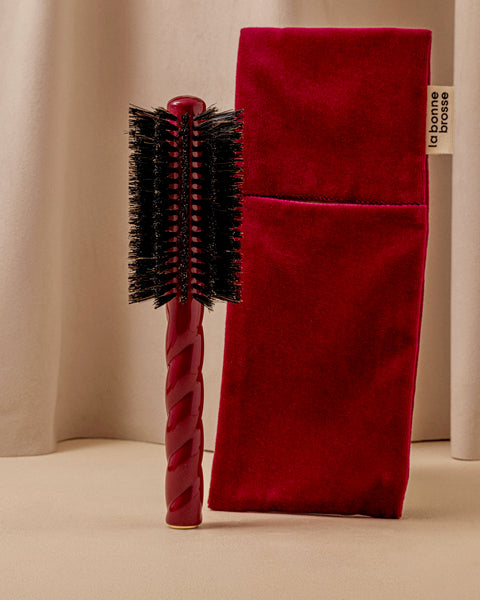 N.08 The Round Brush Length & Movement Cherry Red - Image 3
