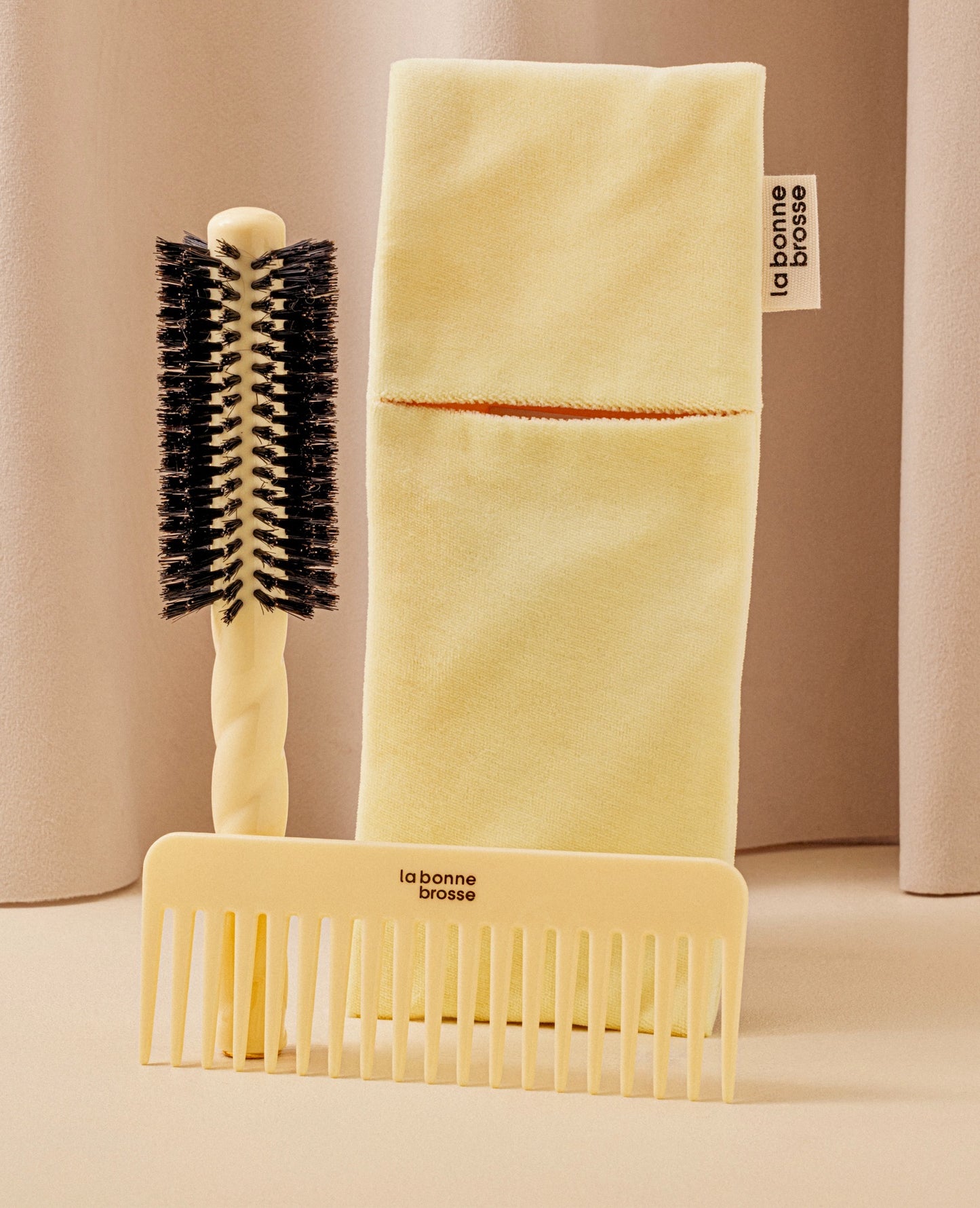 La Pochette "Brosse Ronde" Ivoire Cair