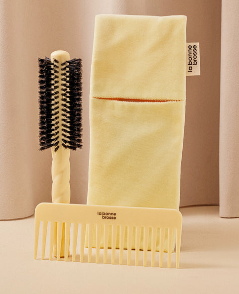 'Hair Brush’ Round Pouch Ivory Cair - Image 3