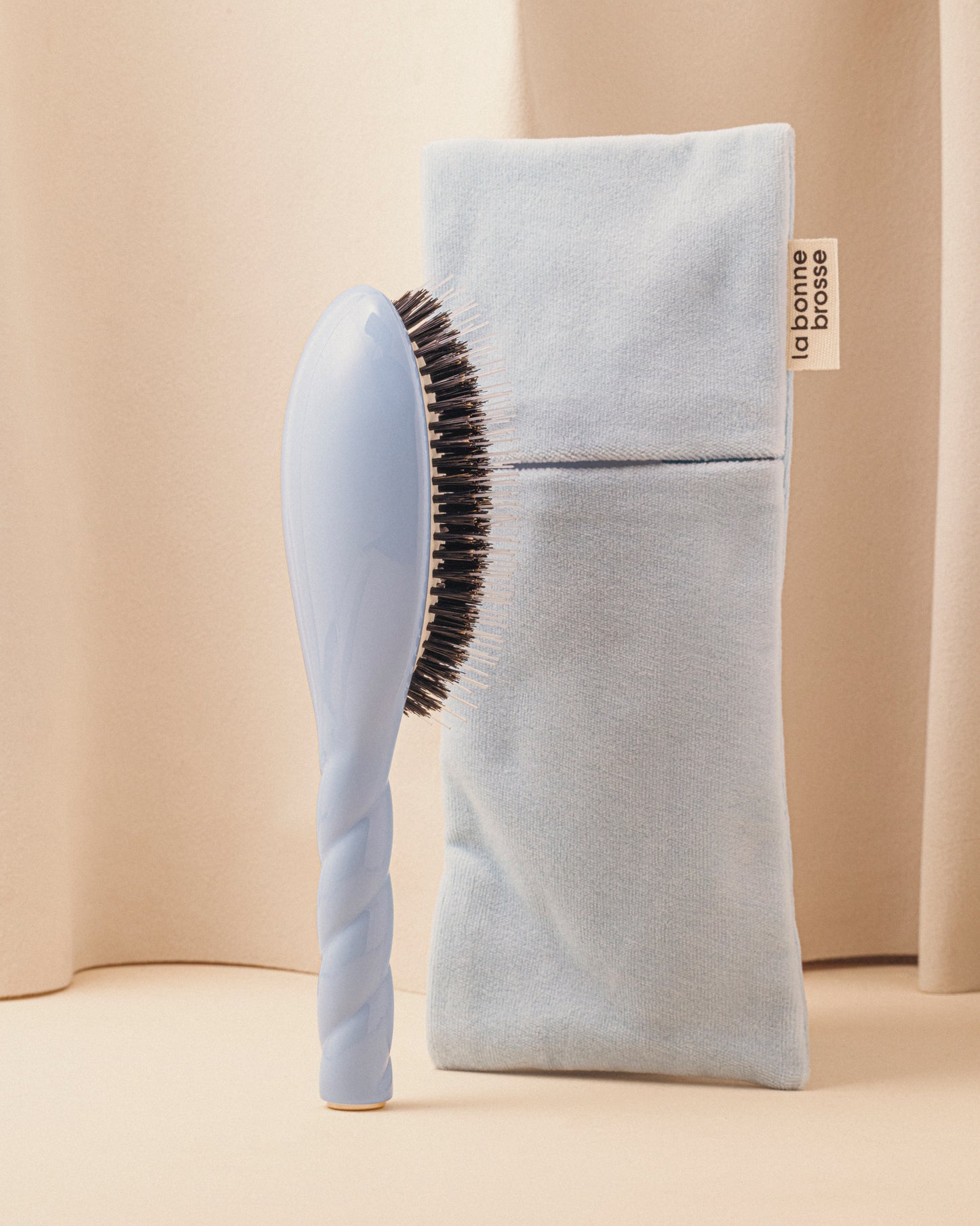Duo: La Bonne Brosse und Himmelblaue Tasche