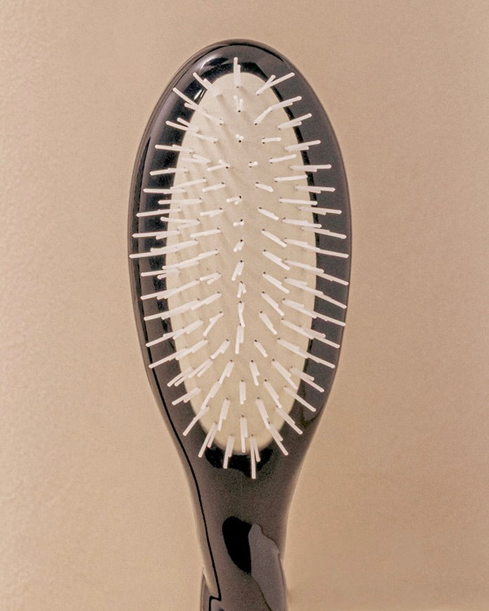 Black Edition N.07 The Small Stimulating & Detangling Hairbrush The Intense