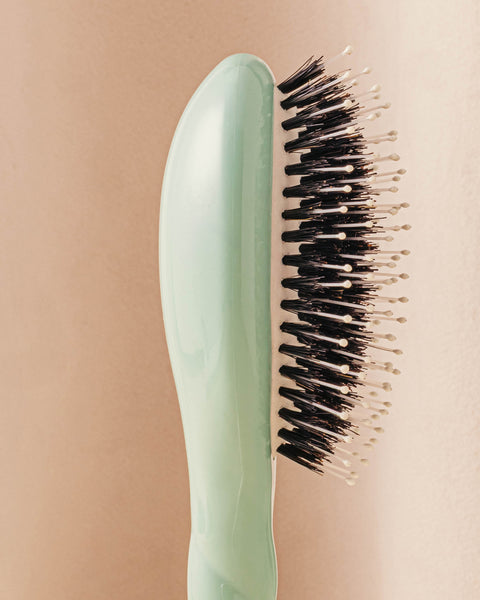 Limited Edition N.03 The Small Sensitive Scalp Hairbrush The Gentle Essential Lagoon Blue - Image 3