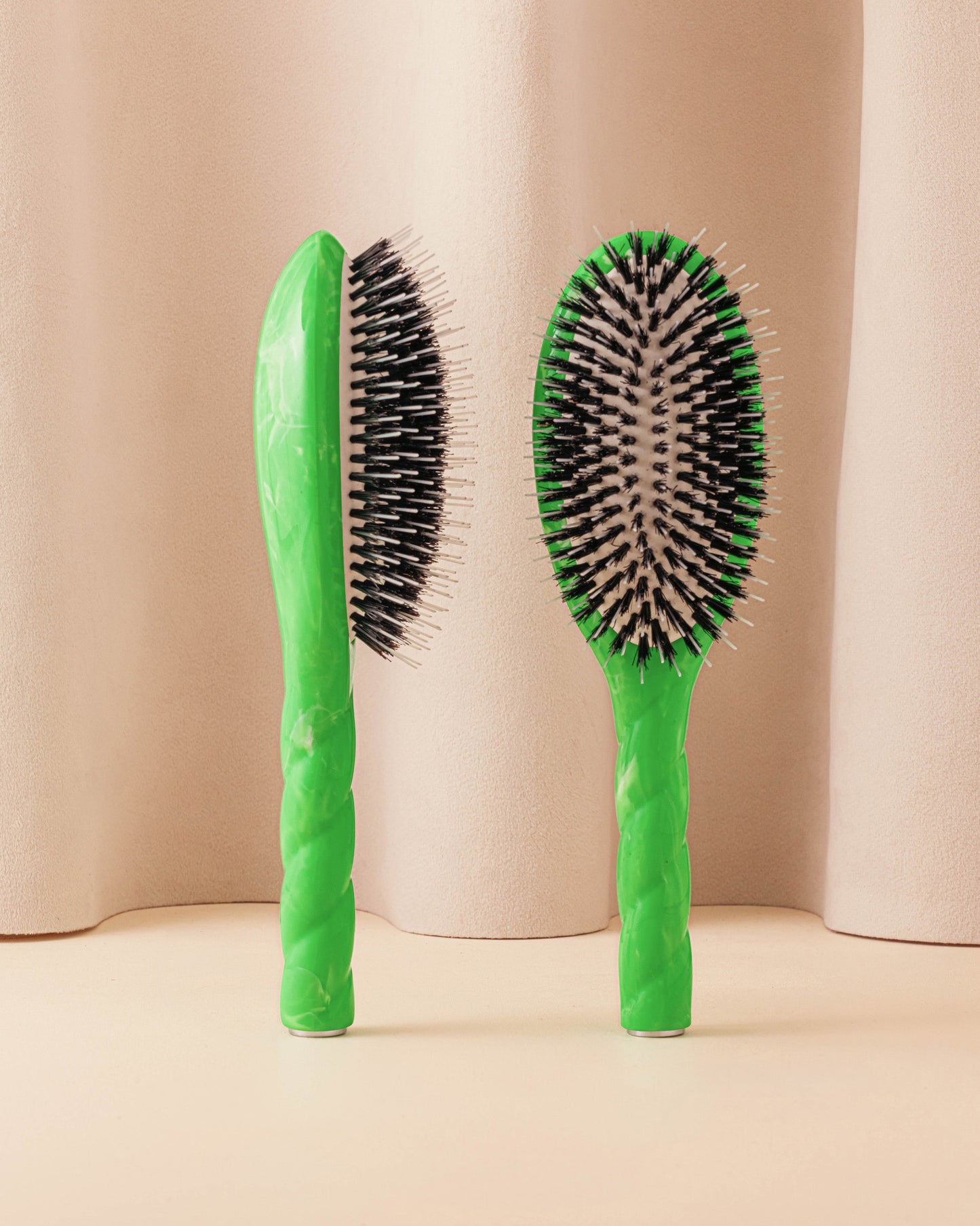 Roseanna x La Bonne Brosse N.02 La Brosse Démêlante & Soin l'Indispensable Tie & Dye Vert